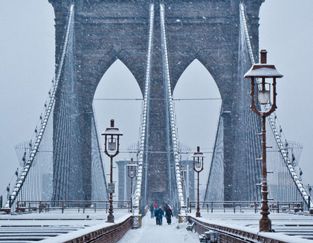 brooklyn bridge under snow