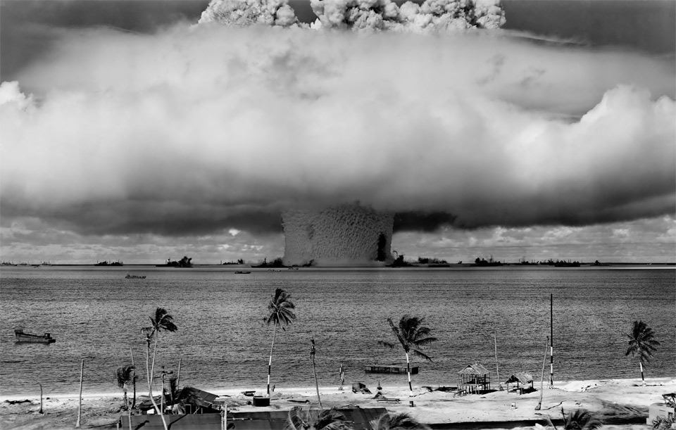 nuclear explosion at bikini island, 1946