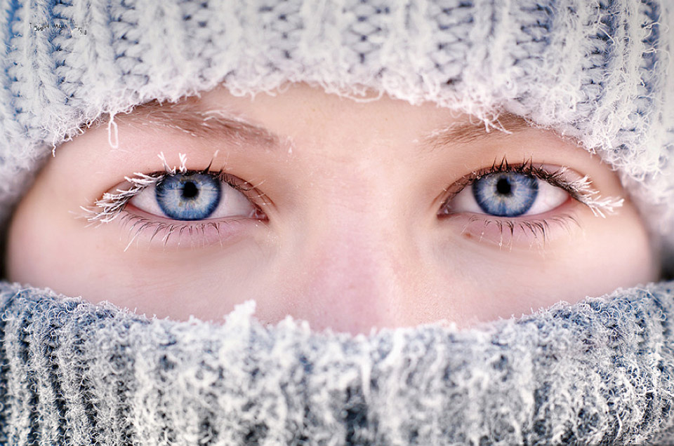 beautiful eyes and frozen eyelashes