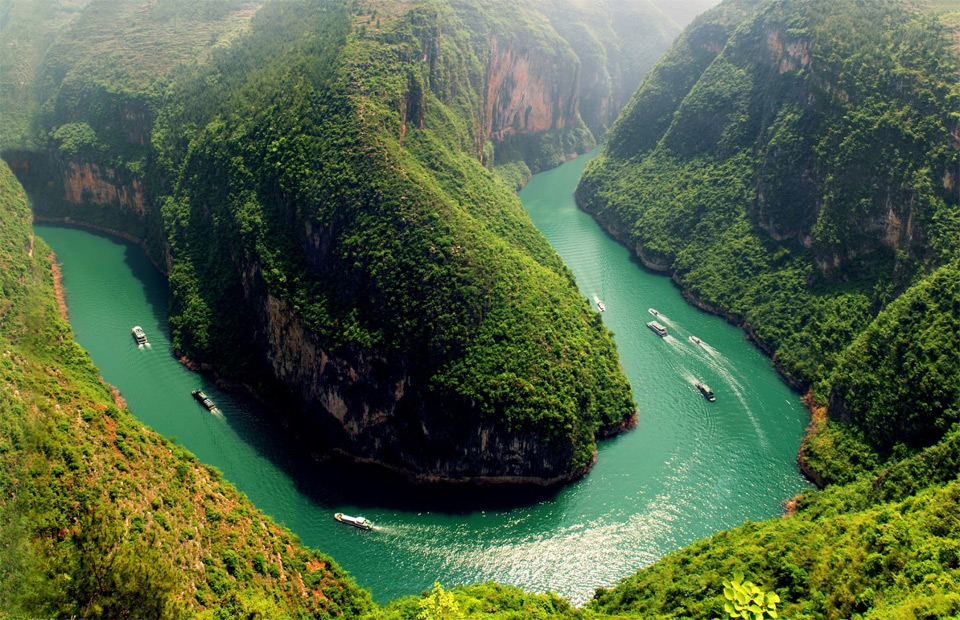 bend in the yangtze river, china