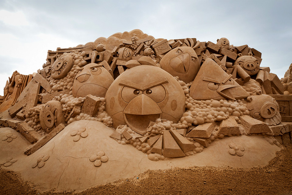 cool angry birds sand sculpture