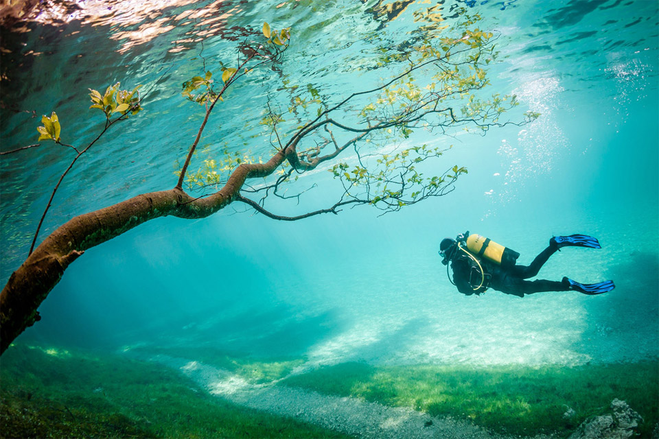 diving in green lake, austria