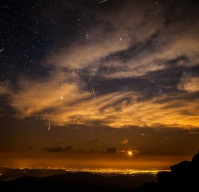 meteor shower over denver, colorado