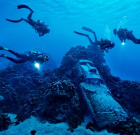 divers at easter island