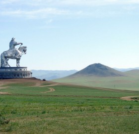 giant ghinggis khaan statue, mongolia