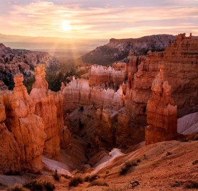 sunrise at bryce canyon