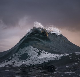 Amazing Photos Of Waves That Look Like A Mountains
