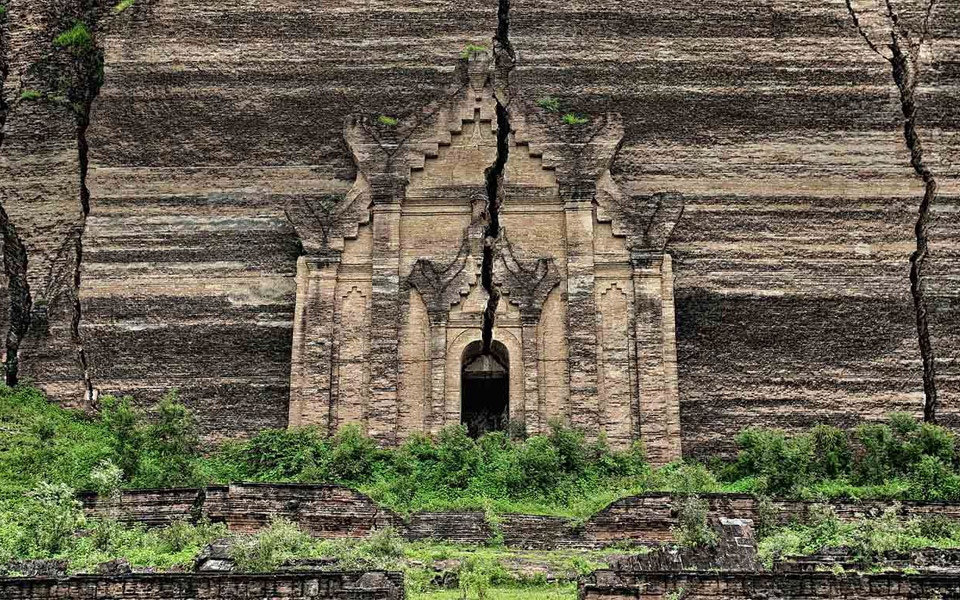 mingun pahtodawgyi ruins, mingun, myanmar