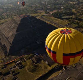 balloon over sun pyramid, mexico