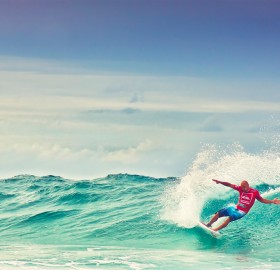 surfing qeensland australia
