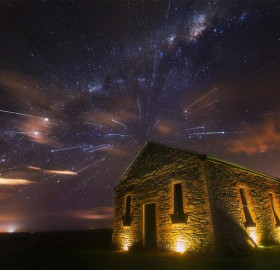 meteor shower and milky way