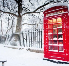 snowy day in london