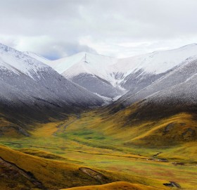 tibetan plateau landscape