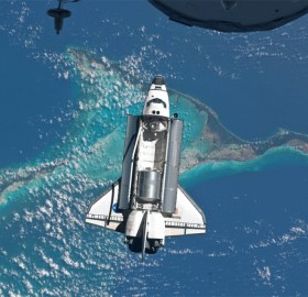 atlantis space shuttle orbiting earth