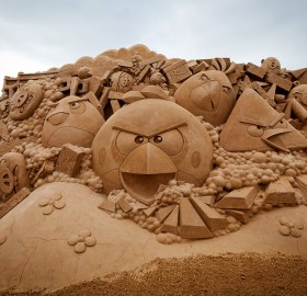 cool angry birds sand sculpture
